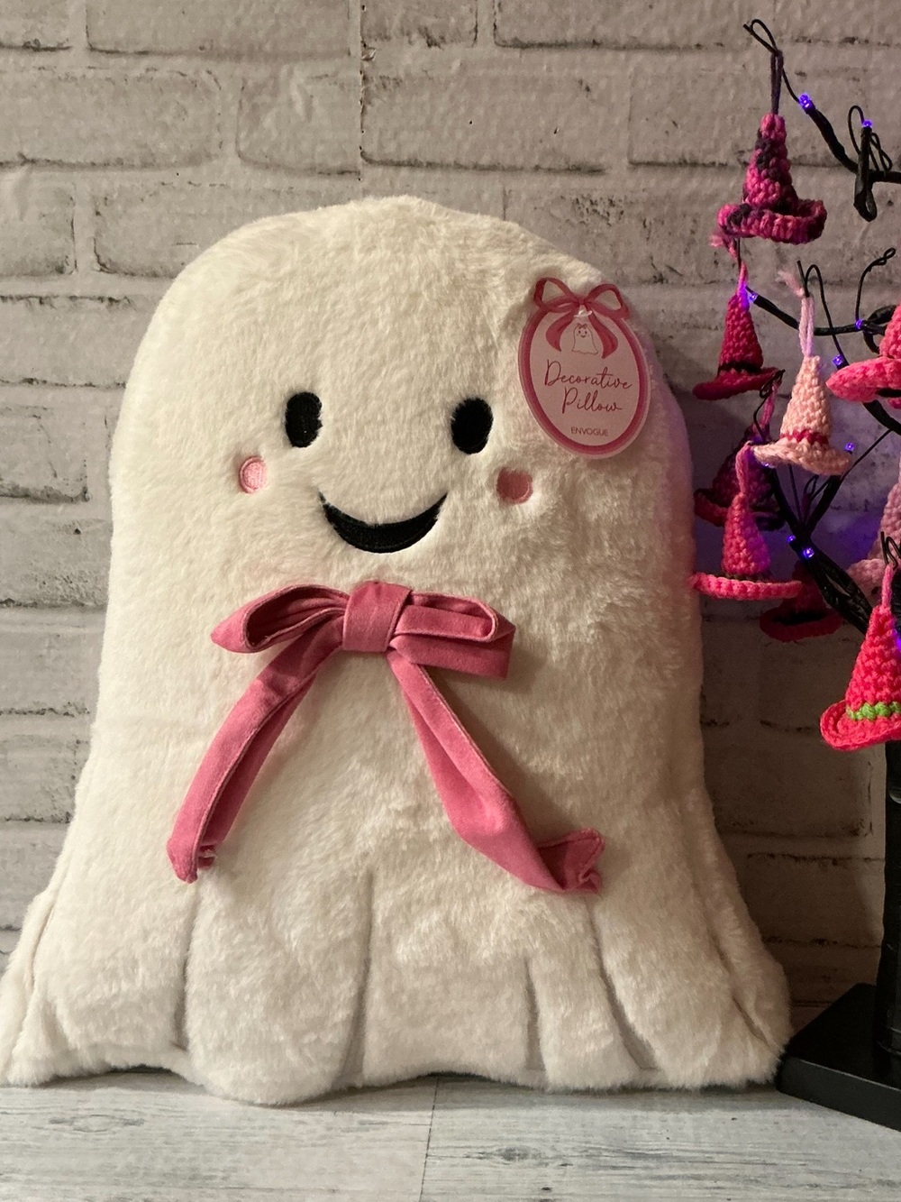 ENVOGUE 18x16 Ghost With A Pink Bow Halloween Pillow